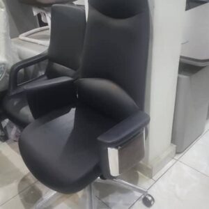 Black Executive Office Chair – Ergonomic & Adjustable Leather Office Seat (Ref: RC10001)